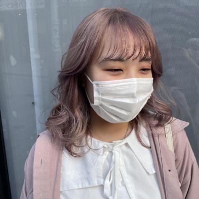 ピンクベージュ