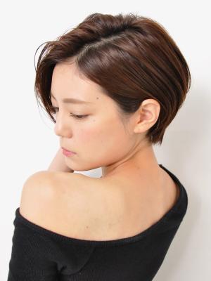 前下がりの大人美人ショート/30代/40代/50代/前髪なし 前下がりの大人美人ショート/30代/40代/50代/前髪なし