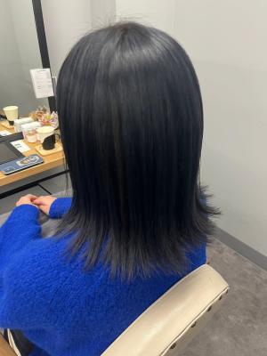 《三軒茶屋 N°aria》韓国艶髪ブルーブラック外はねヘアのイメージ画像