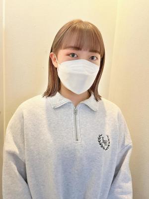 斜めバンググレージュカラー デザインカラー シルキーベージュ