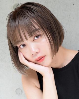 【pignon】グレーベージュ ぱっつん前髪 ミニボブ 【pignon】グレーベージュ ぱっつん前髪 ミニボブのイメージ画像