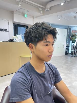 短髪　アップバング