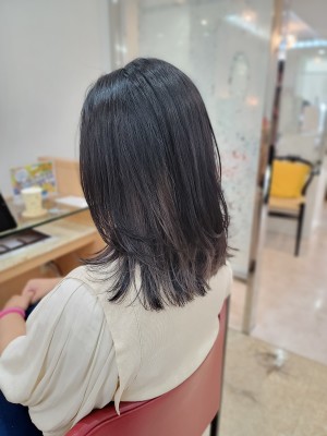 切りっぱなしスタイル×ナチュラルインナーカラー