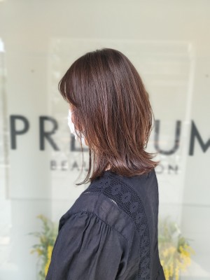 ナチュラルカラー×外ハネスタイル
