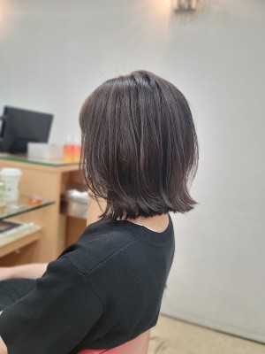 外ハネロブ×透明感カラー