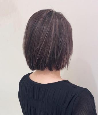 細めハイライトでお洒落ボブ