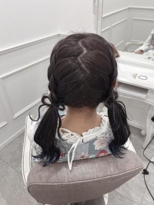 リボンヘアで可愛く*王道ツインテール*新井 リボンヘアで可愛く*王道ツインテール*新井のイメージ画像