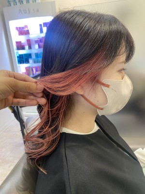 ★インナーカラー/ピンク★暗めの髪に内側のインナーが映えるのイメージ画像