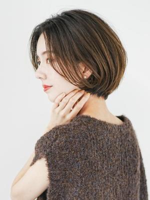 上品な丸みの大人ボブ
