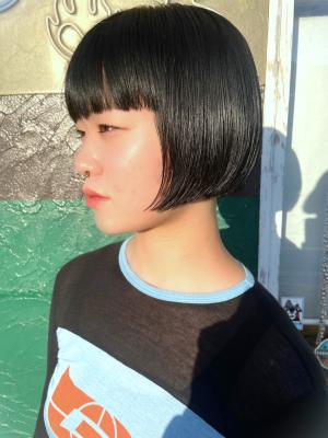 ストレートボブ　艶感　丸み　小顔　ダークアッシュカラー　