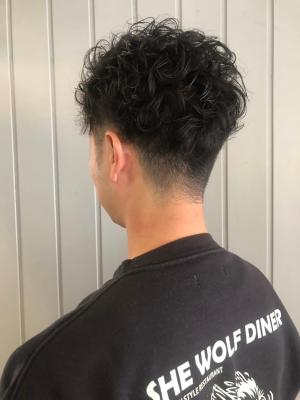 スパイラルパーマ　束感　アップバング