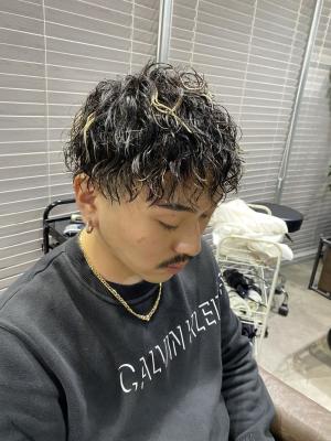 ハイライト マッシュパーマ ウルフ アッシュブラック