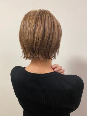 ミニボブ　ミルクティーベージュ　切りっぱなし