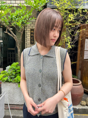パツっとラインボブ_ベージュこなれミディ_20代30代