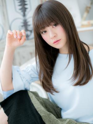 ダークアッシュ斜めバングシースルーツヤ髪　レイヤーロング