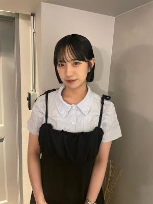 グレーベージュ レイヤーロング 前髪パーマ アッシュブラック