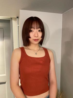 グレーベージュ レイヤーロング 前髪パーマ アッシュブラック