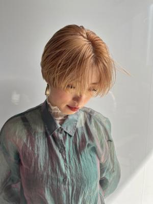 黒髪グレーベージュレイヤーロング前髪パーマ アッシュブラック