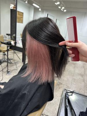イヤリングホワイトピンクベージュ切りっぱなしボブ所沢