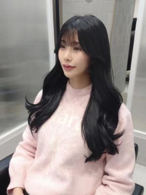 《韓国ヘア》暗髪×大人可愛い韓国ヘアのイメージ画像