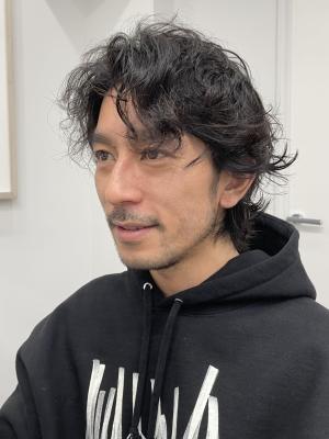 センターパートパーマスタイル