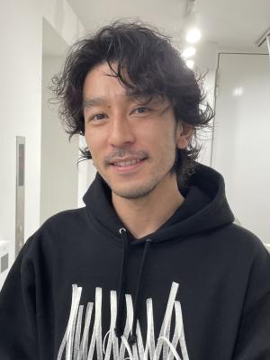 センターパートパーマスタイル