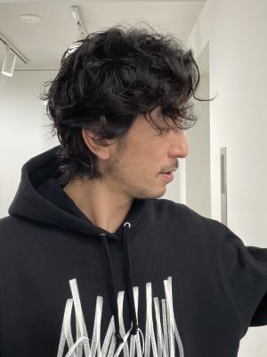 センターパートパーマスタイル