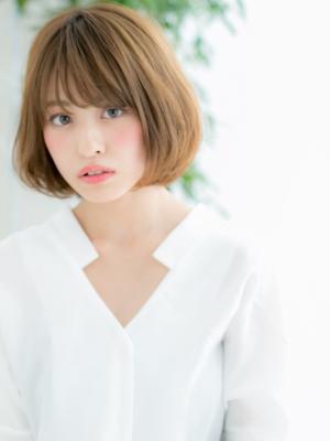 ベージュカラーでワンカールミニボブ ベージュカラーでワンカールミニボブのイメージ画像