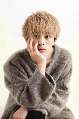 メンズヘア整形スパイラルパーマ波巻きツイストメンズパーマ髪型 メンズヘア整形スパイラルパーマ波巻きツイストメンズパーマ髪型