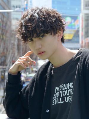 メンズヘア整形スパイラルパーマ波巻きツイストメンズパーマ髪型 メンズヘア整形スパイラルパーマ波巻きツイストメンズパーマ髪型