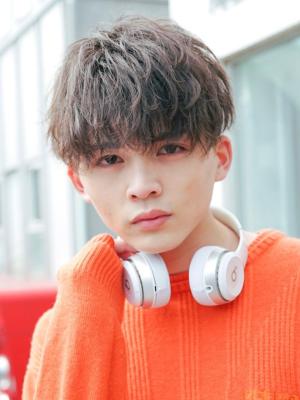 メンズヘア整形スパイラルパーマ波巻きツイストメンズパーマ髪型 メンズヘア整形スパイラルパーマ波巻きツイストメンズパーマ髪型