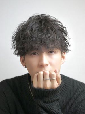 メンズヘア整形スパイラルパーマ波巻きツイストメンズパーマ髪型 メンズヘア整形スパイラルパーマ波巻きツイストメンズパーマ髪型