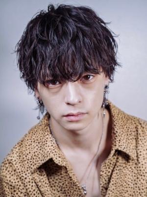 メンズヘア整形スパイラルパーマ波巻きツイストメンズパーマ髪型 メンズヘア整形スパイラルパーマ波巻きツイストメンズパーマ髪型