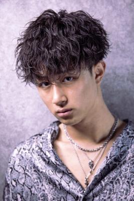 メンズヘア整形スパイラルパーマ波巻きツイストメンズパーマ髪型 メンズヘア整形スパイラルパーマ波巻きツイストメンズパーマ髪型