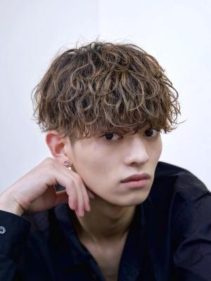 メンズヘア整形スパイラルパーマ波巻きツイストメンズパーマ髪型 メンズヘア整形スパイラルパーマ波巻きツイストメンズパーマ髪型