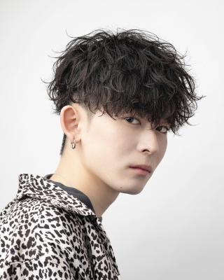 メンズヘア整形スパイラルパーマ波巻きツイストメンズパーマ髪型 メンズヘア整形スパイラルパーマ波巻きツイストメンズパーマ髪型