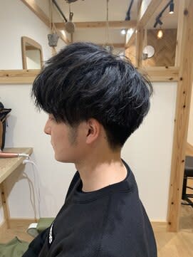［宿里沙也香］無造作マッシュ（刈り上げツーブロック黒髪）