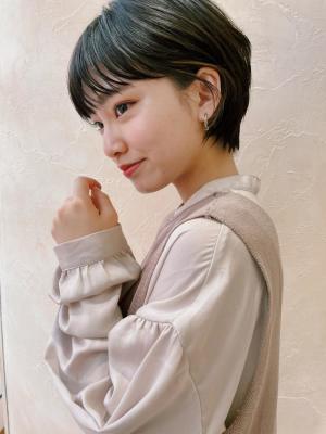 イヤリングカラーショートボブ イヤリングカラーショートボブのイメージ画像