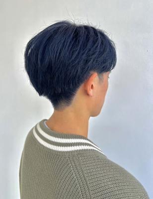 刈り上げマッシュ　ブルーブラック　韓国風カラーのイメージ画像
