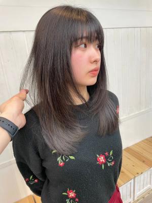 丸型卵形ベース切りっぱなしレイヤーカット美髪ストレート渋谷