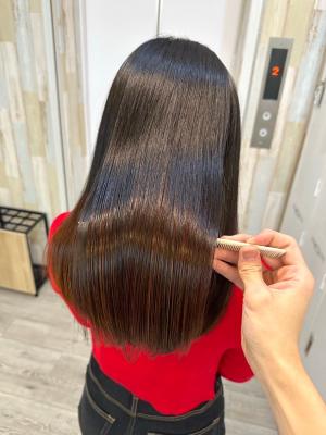 髪質改善トリートメント艶髪シンプルストレートアッシュブラックのイメージ画像