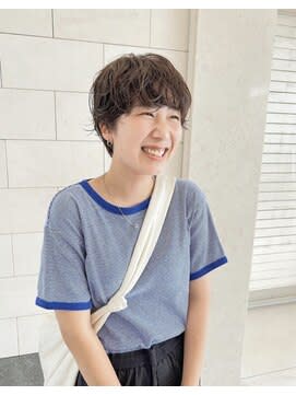 大人ガーリー３０代４０代くびれショートボブ丸みハンサム