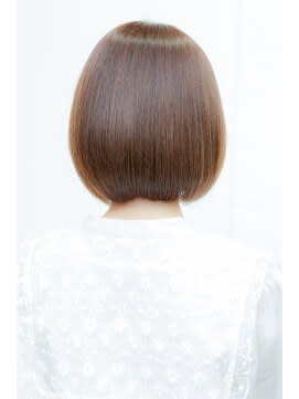 大人ガーリー３０代４０代くびれショートボブ丸みハンサム