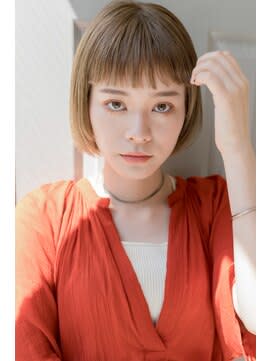 大人ガーリー３０代４０代くびれショートボブ丸みハンサム