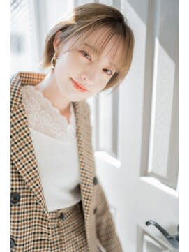 大人ガーリー３０代４０代くびれショートボブ丸みハンサム