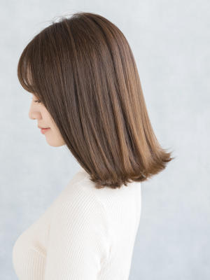 外ハネミディアムボブ