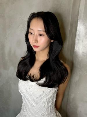 韓国ウェーブヘア ガーリーヘア フェミニン ニュアンスヘアのイメージ画像
