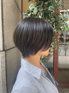 ショートボブ