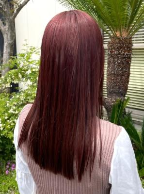 ピンクバイオレッド　暖色系カラー　ロングヘアのイメージ画像