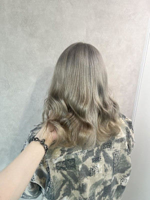 miu　ブリーチ2〜3回でホワイトシルバー